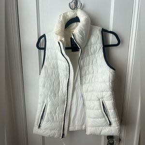 GAP Women's Ivory Quilted Vest